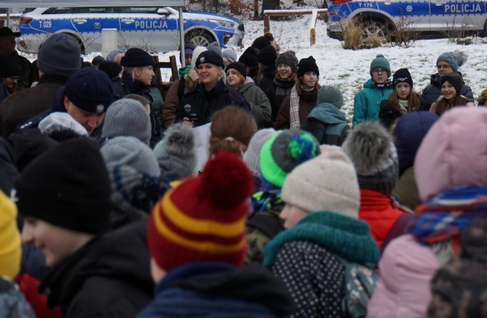 {Warmińsko-mazurscy policjanci organizują specjalne spotkania poświęcone zimowemu wypoczynkowi.}